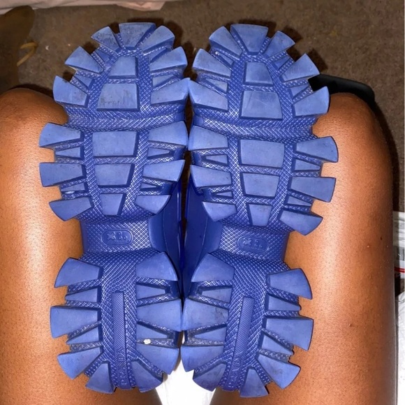 Prada shoes - Picture 4 of 4